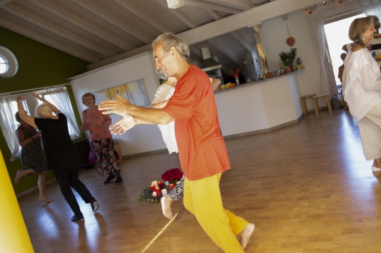 Tanzen wie ich bin, Senioren, Seniorentanzen, Basel, Arlesheim, Ausdruckstanz, Stefanie Heinis